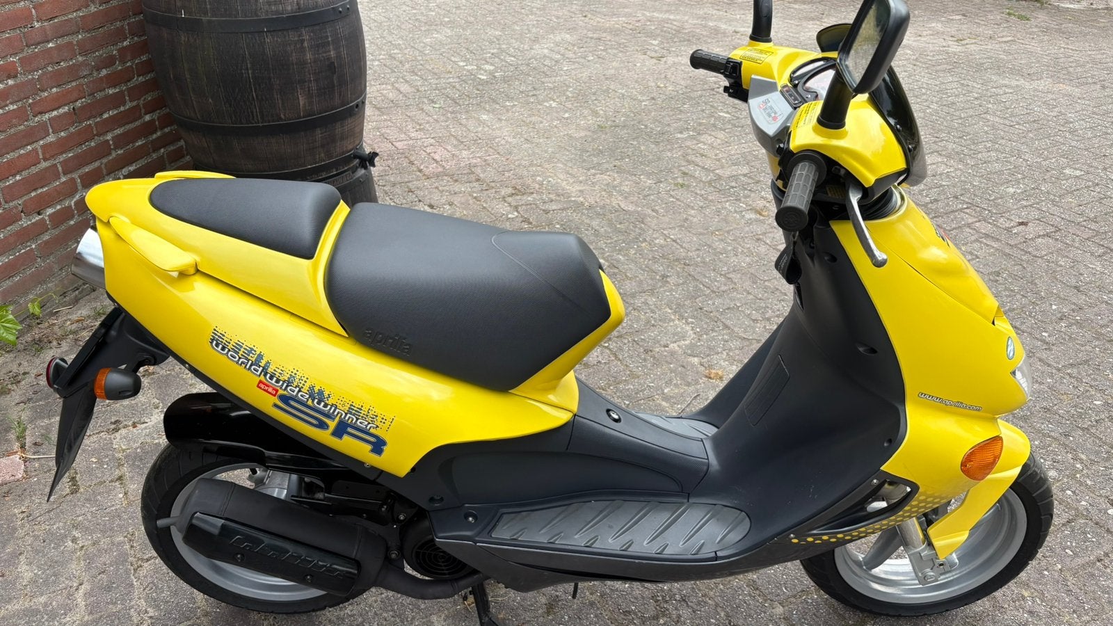 Aprilia Sr www B klasse 3050 Km ! Staat in Nederland !!, Vélos & Vélomoteurs, Scooters | Aprilia, SR 50, Classe B (45 km/h), Enlèvement