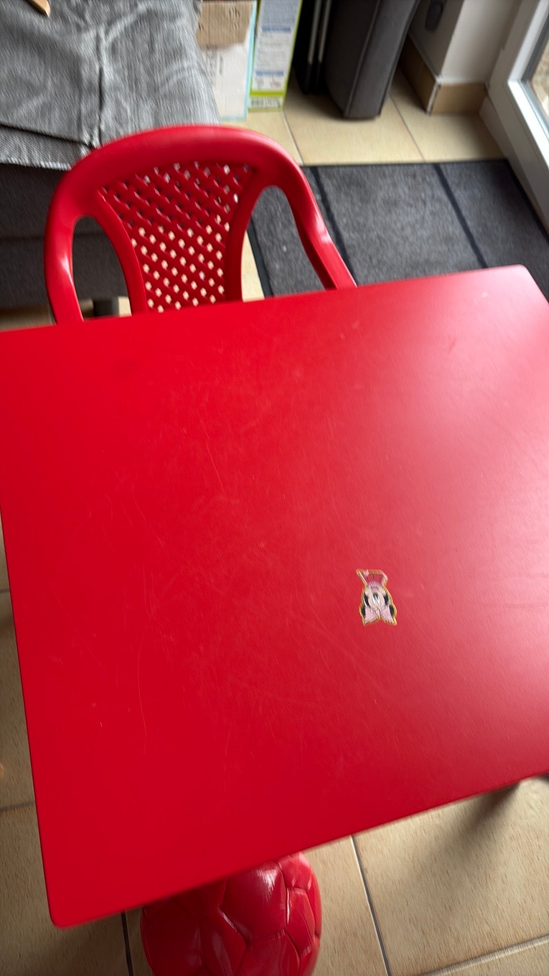 Tafeltje en storltje kindje tot 8jaar Rood, Enfants & Bébés, Enlèvement, Utilisé