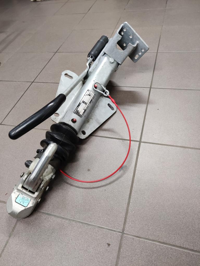 Knott 2700kg oplooprem, Ophalen