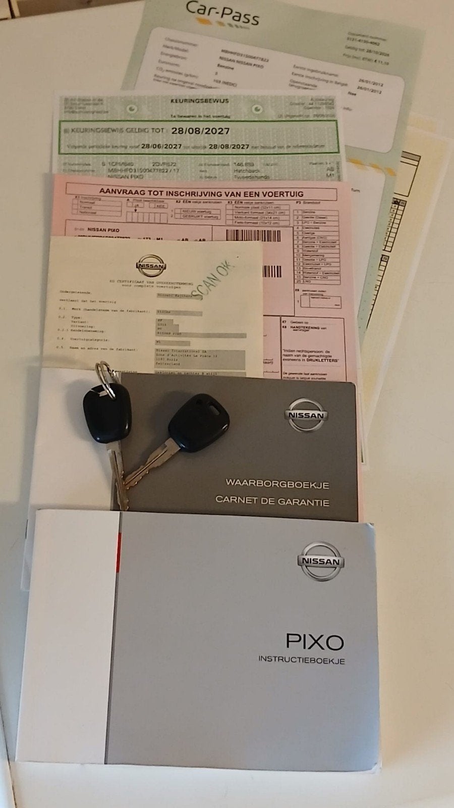 Carnet d'entretien à grille vierge pour Nissan Pixo essence, Rouge, Euro 5, 50 kW, 5 portes