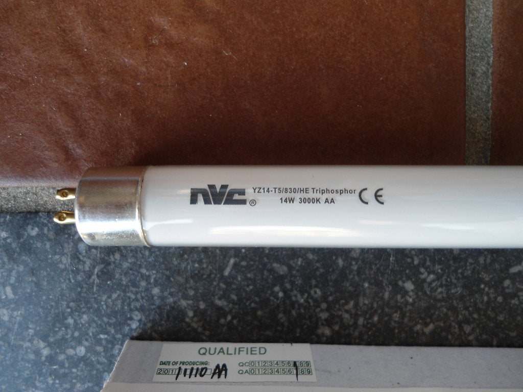 Splinternieuwe TL lampen (TL buizen). YZ14-T5/830/HE., Huis en Inrichting, Ophalen, Nieuw, Warm wit