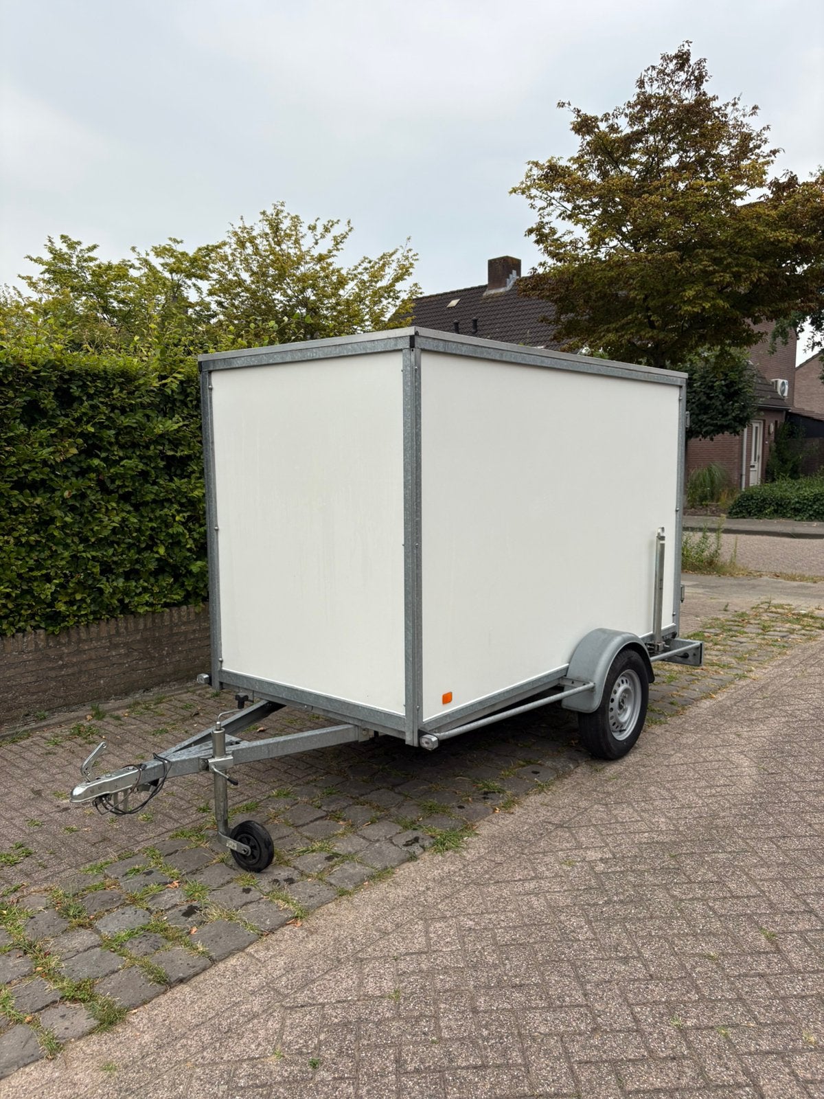 Dichte gesloten aanhanger, Auto diversen, Aanhangers en Bagagewagens, Ophalen of Verzenden, Zo goed als nieuw