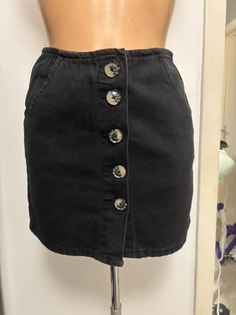 Zwarte rok van Pull & Bear, Kleding | Dames, Rokken, Zwart, Ophalen of Verzenden, Zo goed als nieuw, Maat 36 (S)