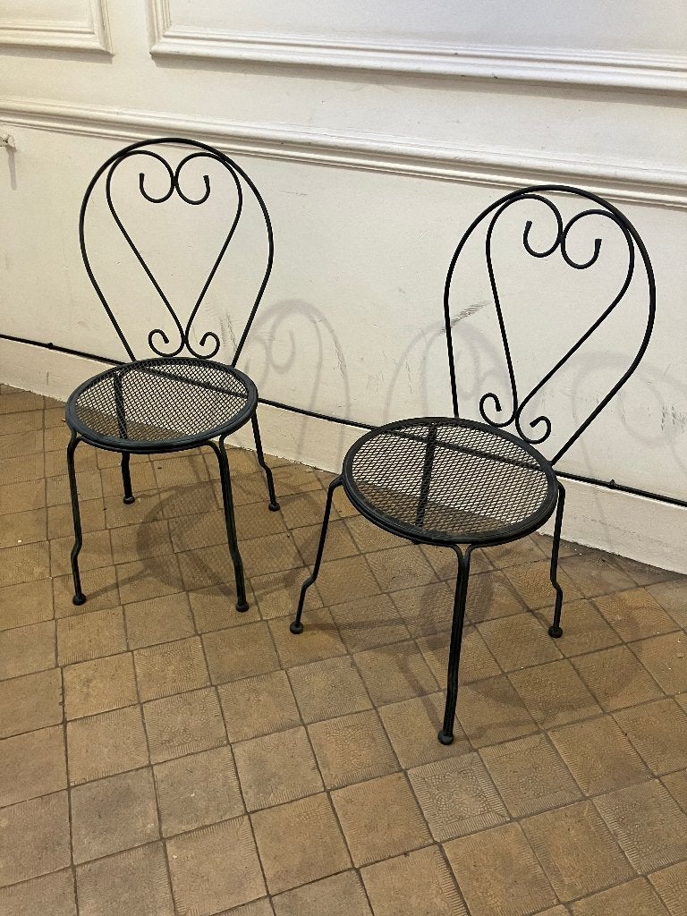 Chaise fer forgé, Enlèvement