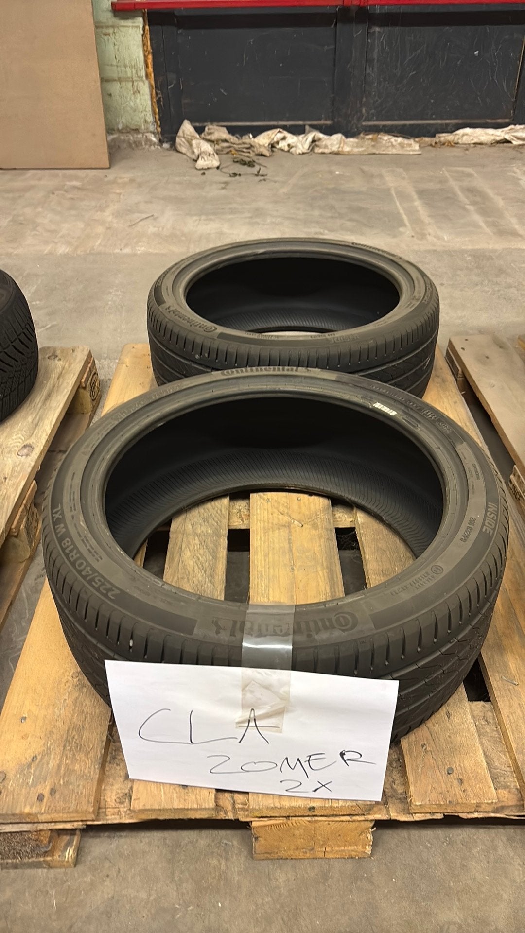 Banden 2 Continental 225/40 R18, Ophalen, Band(en)