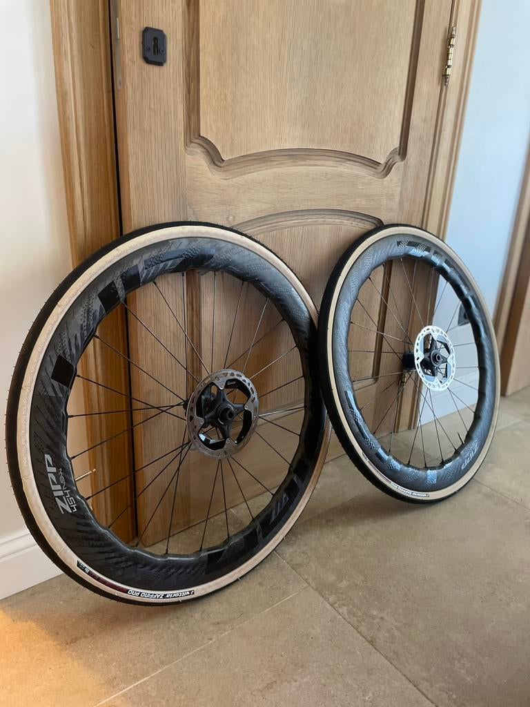 Zipp 454 NSW disc pneu ou tubeless NP 3600€, Zipp, Pneu, Enlèvement ou Envoi, Comme neuf