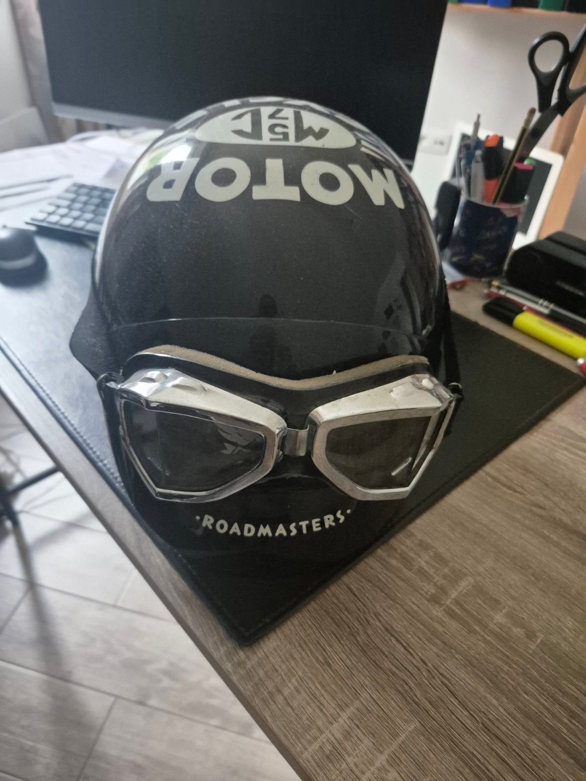 Chevignon helm in goede staat met orgineel bril, Ophalen