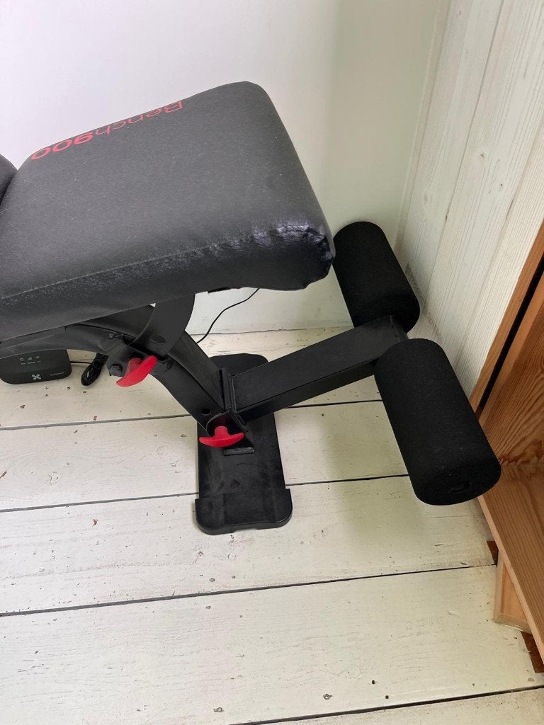 Stevige zwarte fitnessbank inclusief halters - merk Decatlon, Sport en Fitness, Ophalen, Zo goed als nieuw, Armen, Fitnessbank