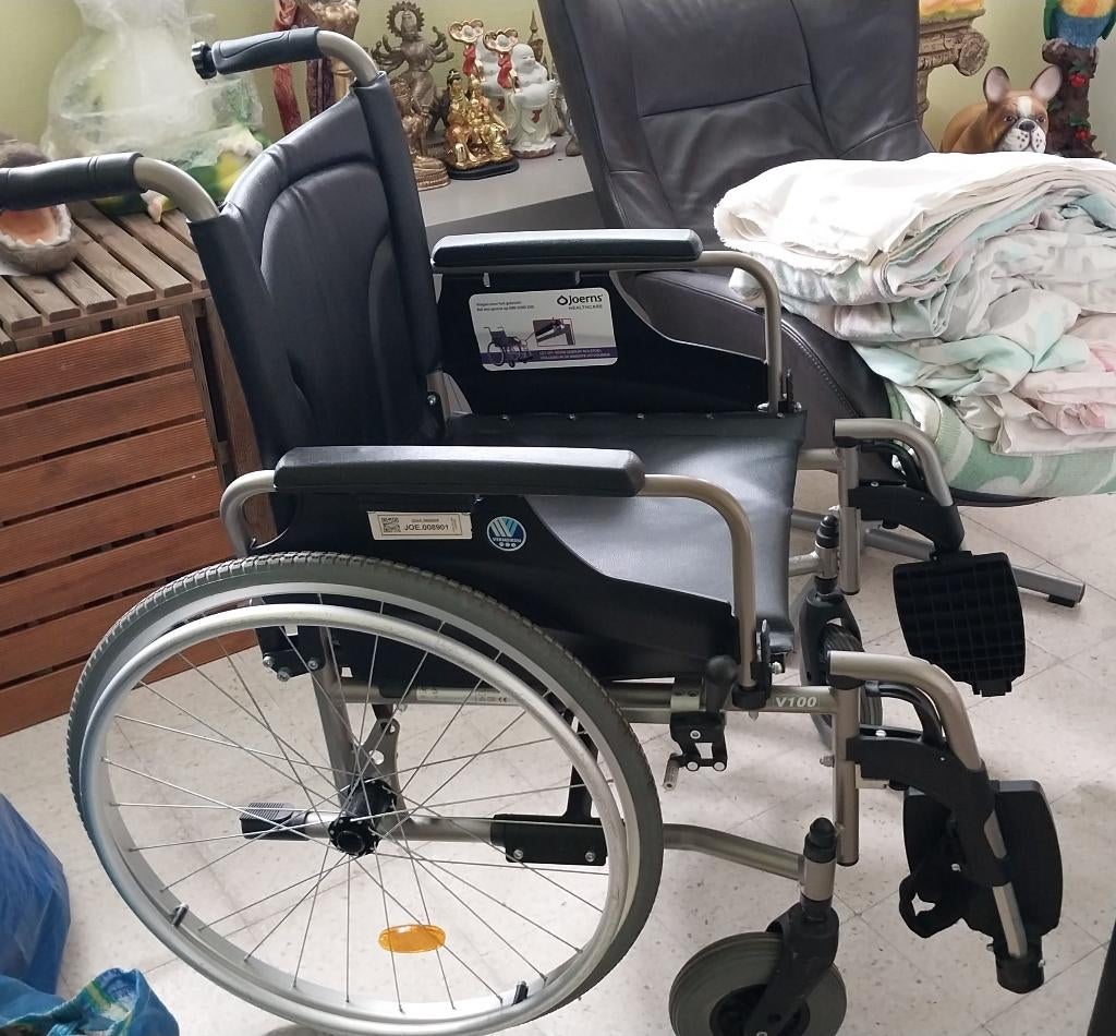 Rolstoel Vermeiren V100-XL zo goed als nieuw, Diversen, Rolstoelen, Ophalen, Inklapbaar, Zo goed als nieuw, Duwrolstoel