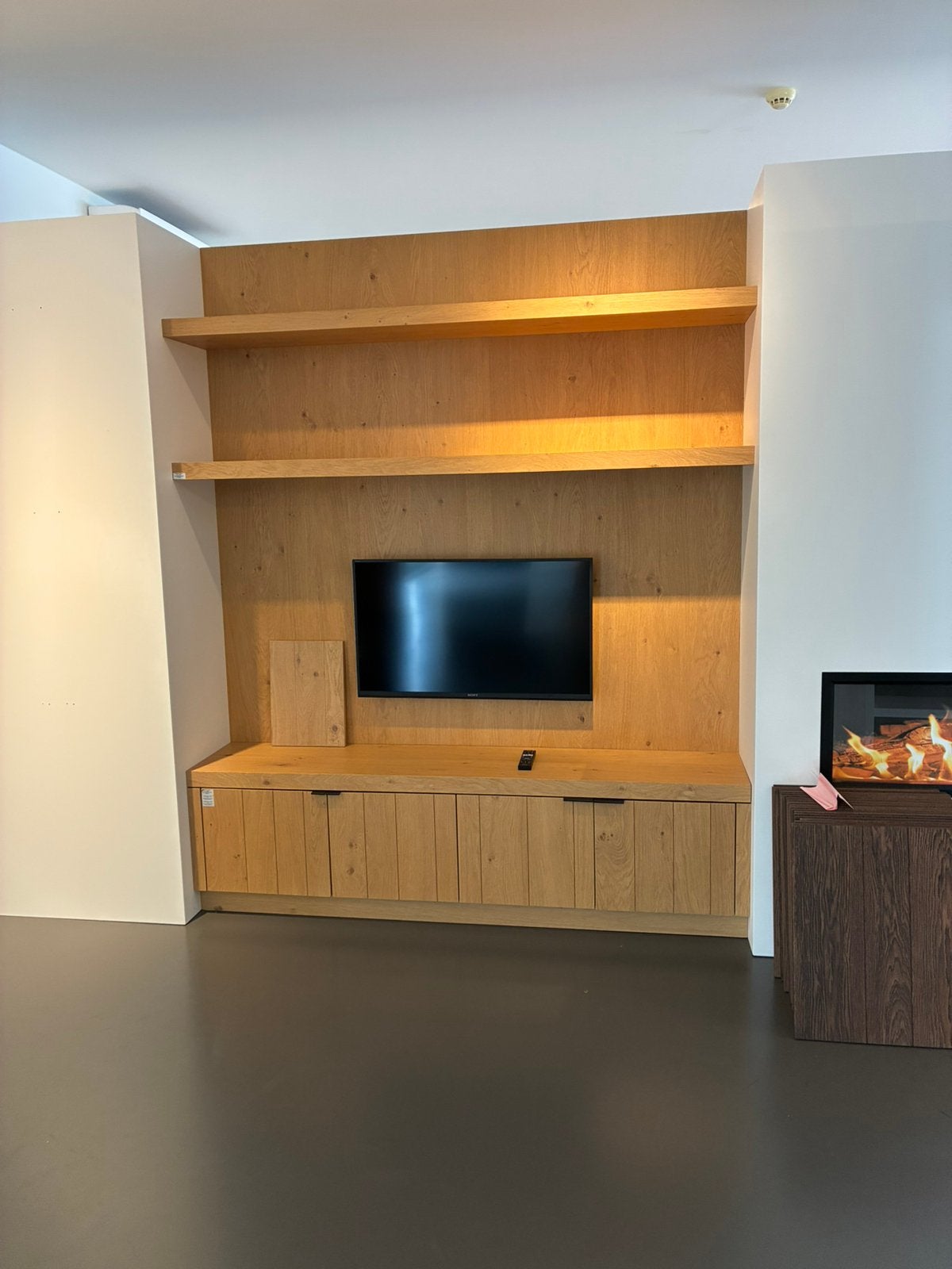 TV meubel - toonzaalopstelling, Huis en Inrichting, Kasten |Televisiemeubels, Ophalen, 200 cm of meer, Eikenhout, Zo goed als nieuw