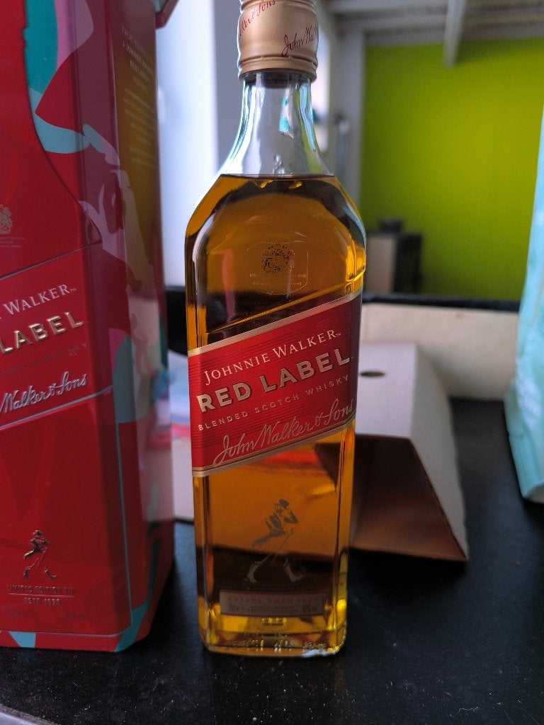 Johnnie walker édition limitée neuf, Collections, Vins, Enlèvement, Neuf, Autres types, Pleine