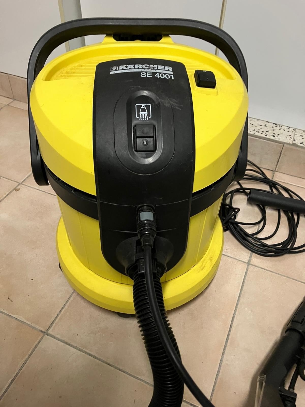 Karcher SE 4001 tapijtreiniger, Enlèvement