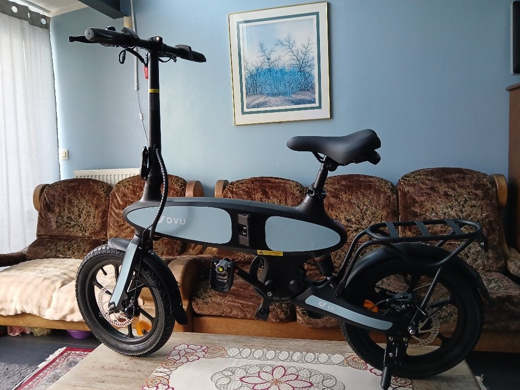 Vélo électrique urbain entièrement pliable C2, Enfants & Bébés, Neuf