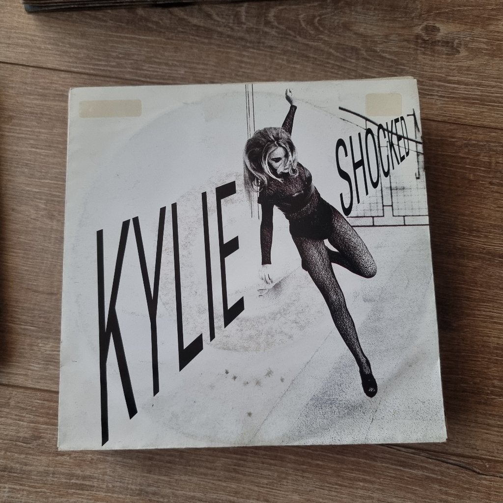 7" Kylie Minogue - Shocked (DNA mix), Cd's en Dvd's, Ophalen of Verzenden, Gebruikt, 7 inch, Pop