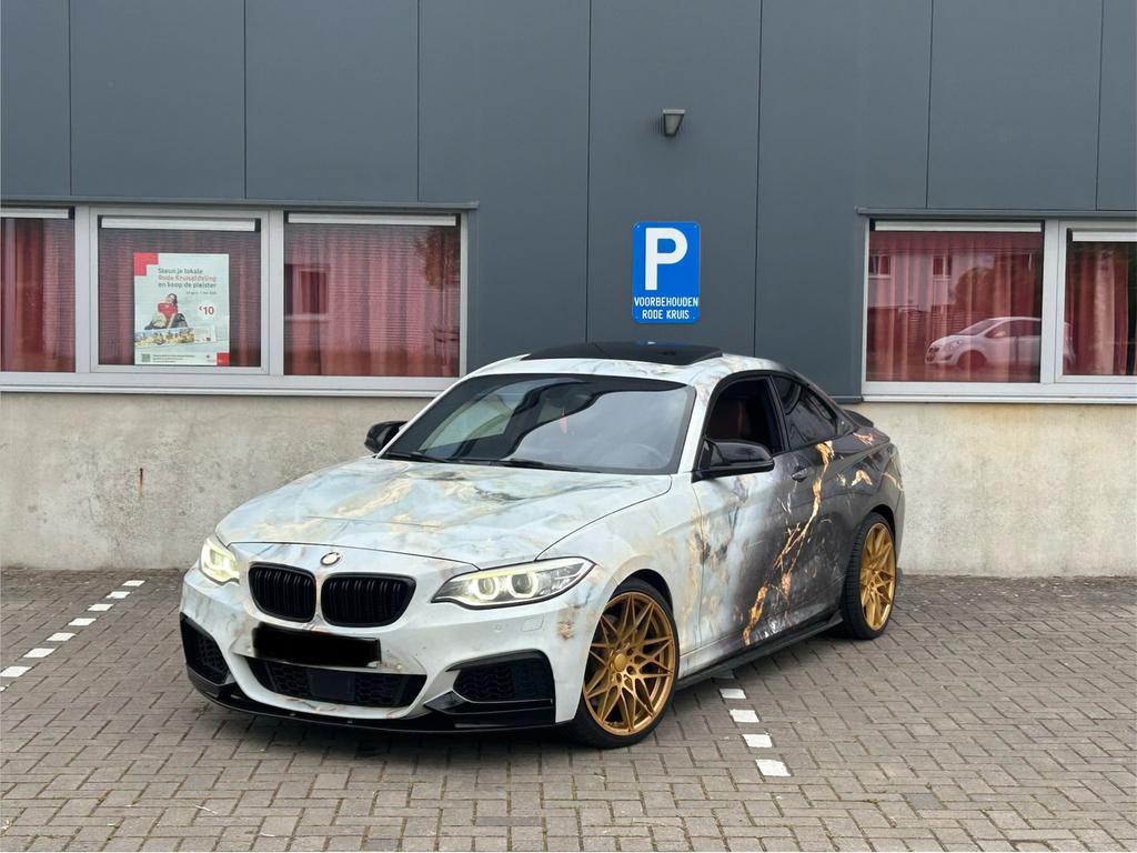 Deze BMW heeft 165.000 km en verkeert in, Achterwielaandrijving, Wit, Bedrijf, Automaat