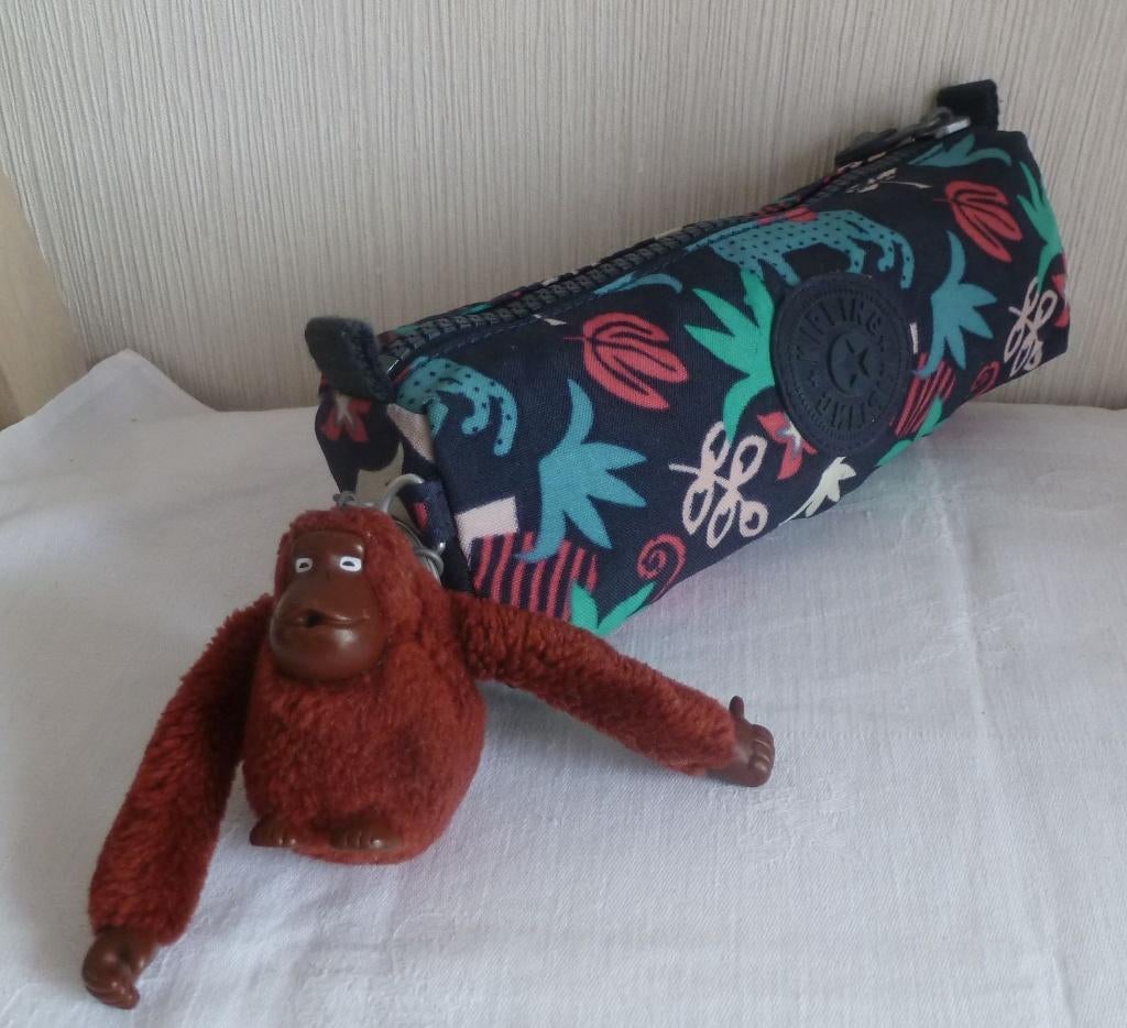 Kipling meerkleurige pennenetui met aapje, Ophalen of Verzenden, Gebruikt