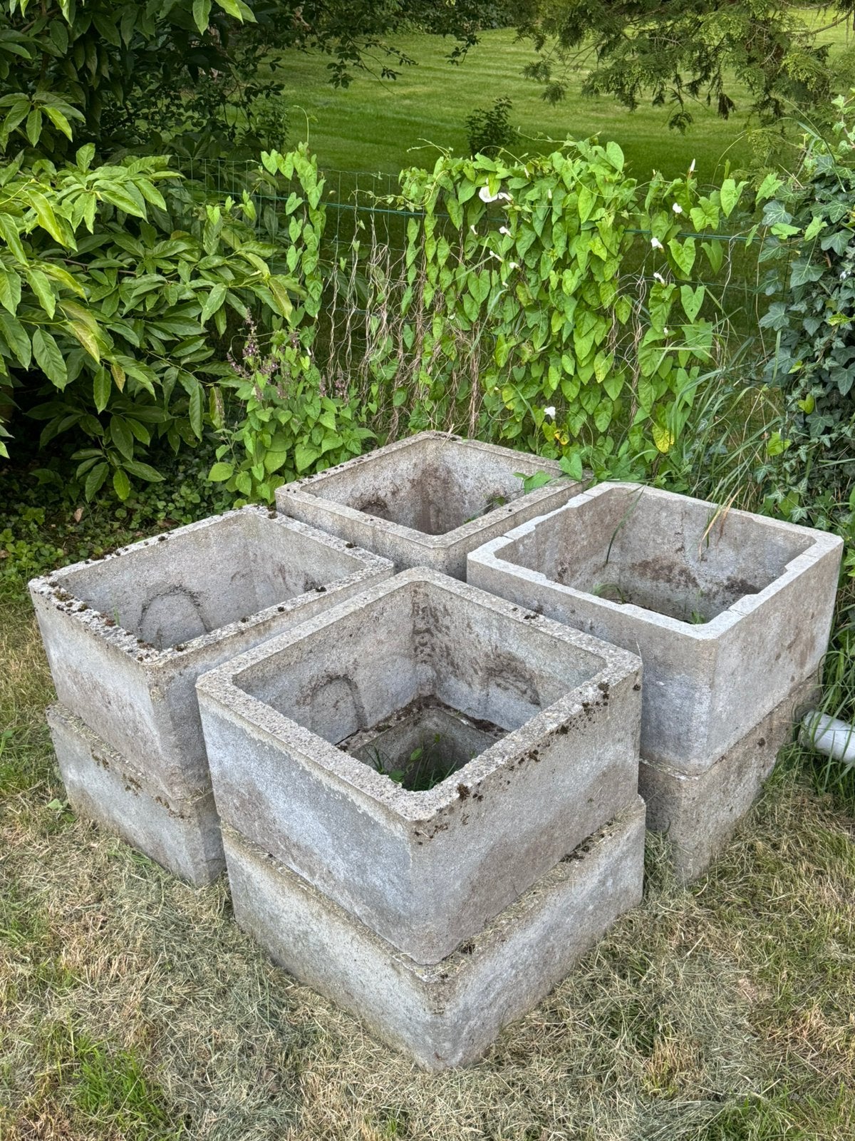 Betonnen plantenbakken of verhoogde plantenbakken, Tuin en Terras, Ophalen, Minder dan 60 cm, Vierkant, Zo goed als nieuw