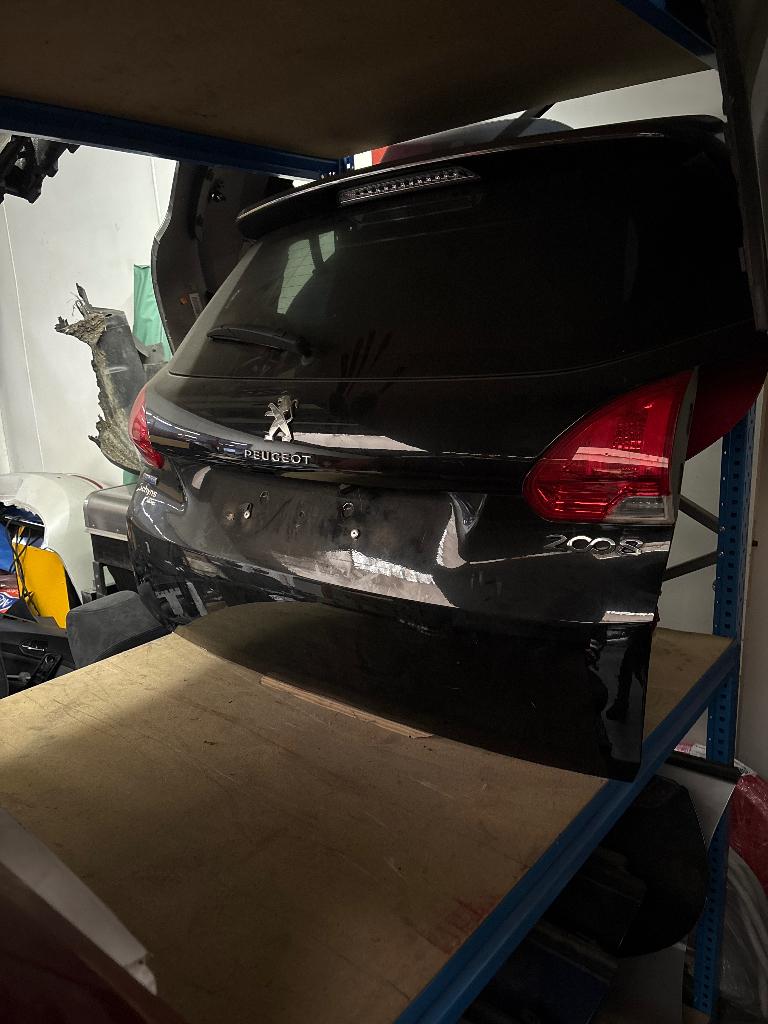 Kofferdeksel Peugeot 2008, Ophalen, Peugeot, Achterklep