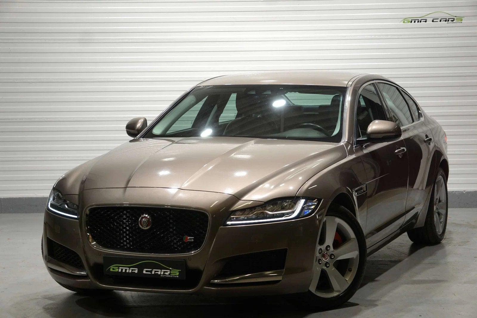 Jaguar XF XF 2.0 D S Aut-Navi-Leder-Airco-PDC-Cam-Garantie, Auto's, Automaat, 4 deurs, 4 cilinders, Navigatiesysteem