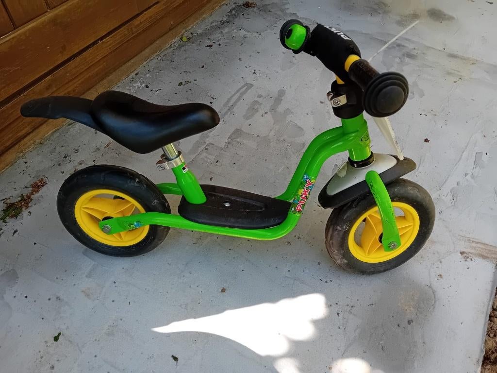 Loopfietsen (2 stuks, 1 met rem), Fietsen en Brommers, Ophalen, Zo goed als nieuw