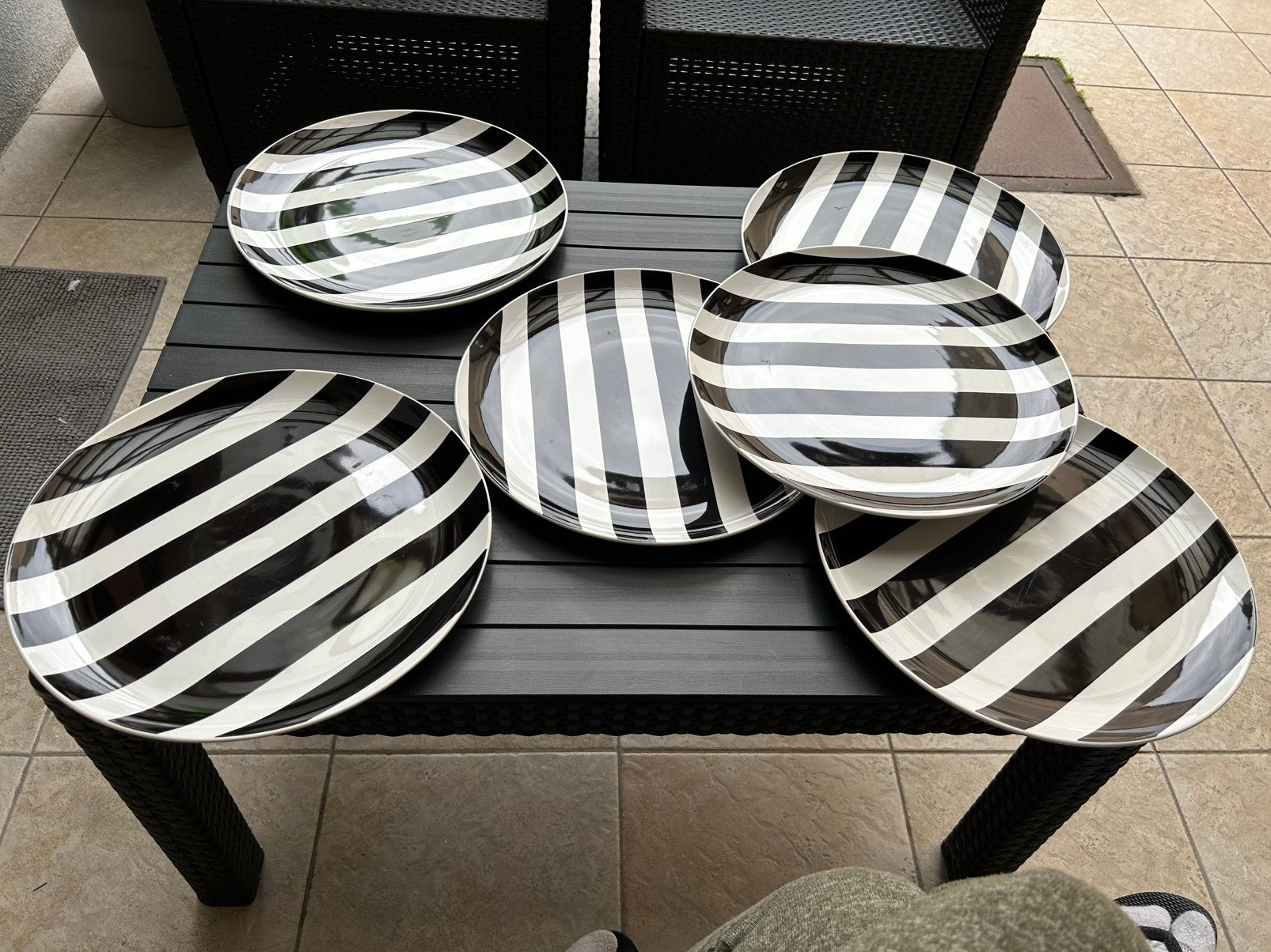 Assiettes lot de 6 pieces blanc noir, Maison & Meubles, Enlèvement, Comme neuf, IKEA