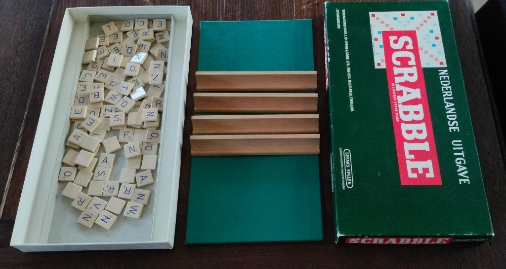 Scrabble. Nederlandse editie. Houten letters & houders., Een of twee spelers, Ophalen of Verzenden, Gebruikt, J.W.SPEAR