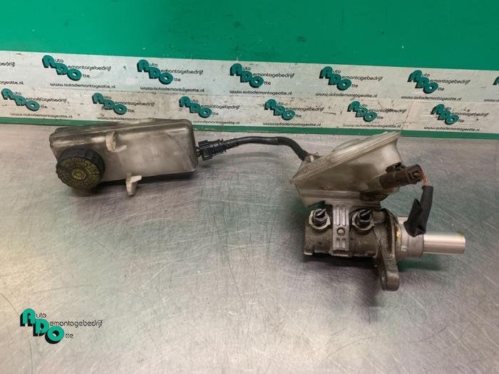Cylindre de frein principal d'un Peugeot 307 (307 01-), -, 3 mois de garantie, Utilisé, -