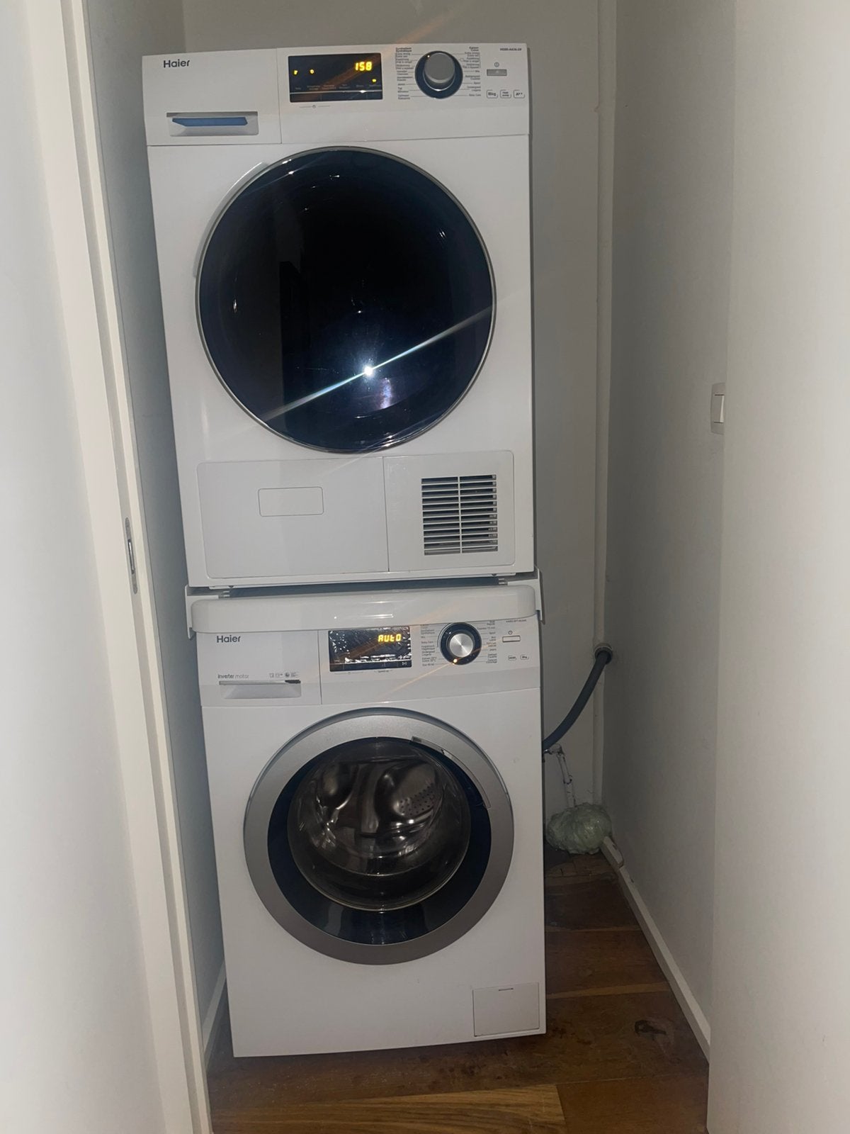 Haier wasmachine + warmtepompdroger 8 kg + tussenstuk 2022, Elektronische apparatuur, Was-droogcombinaties, Zo goed als nieuw