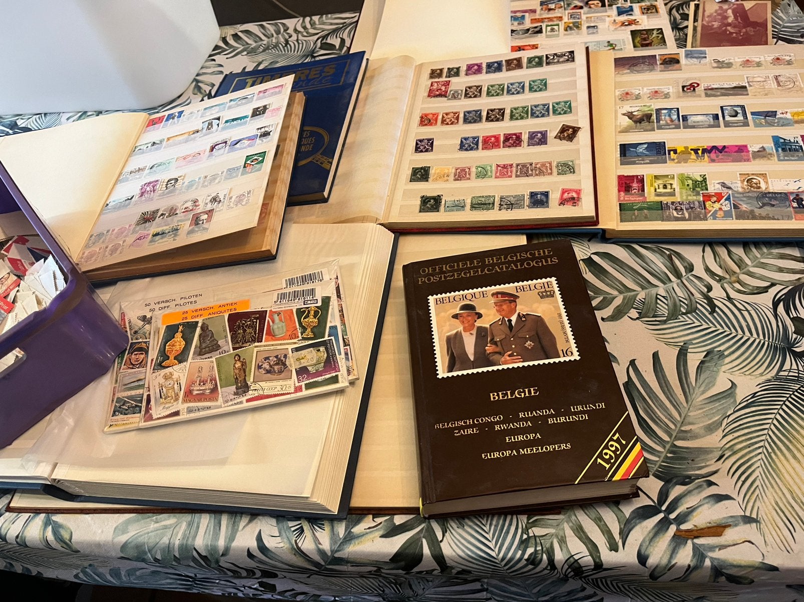 Postzegel verzameling, Hobby en Vrije tijd, Verzamelkaartspellen | Magic the Gathering, Ophalen, Zo goed als nieuw