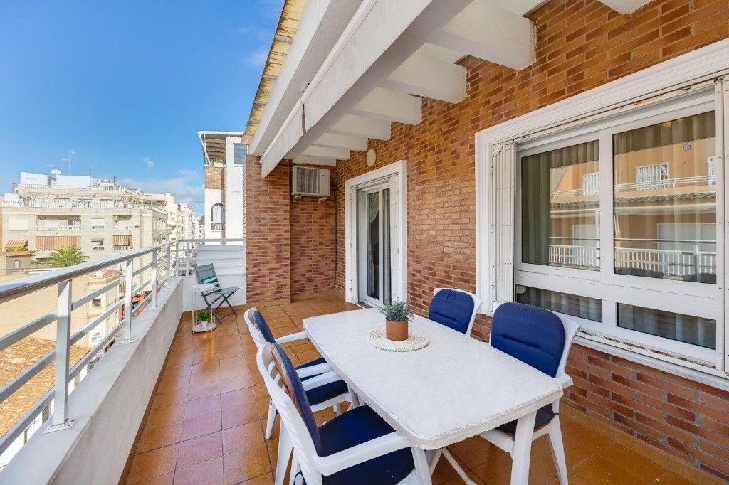 Penthouse spacieux près de la plage de Torrevieja, Immo, 110 m², Torrevieja, Ville, 2 pièces