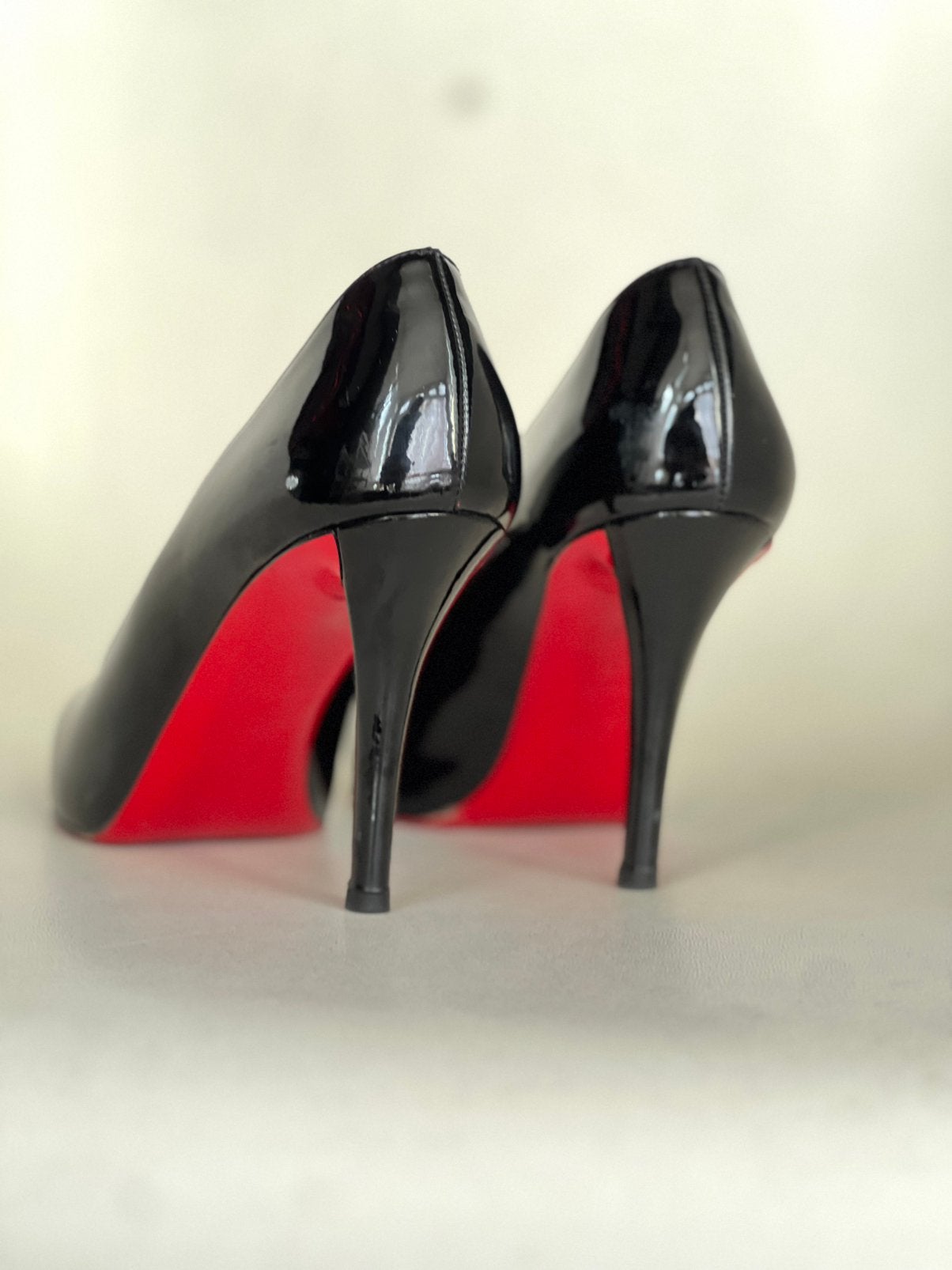 Louboutin taille 38, Kleding | Dames, Schoenen, Ophalen, Pumps, Zwart, Gedragen