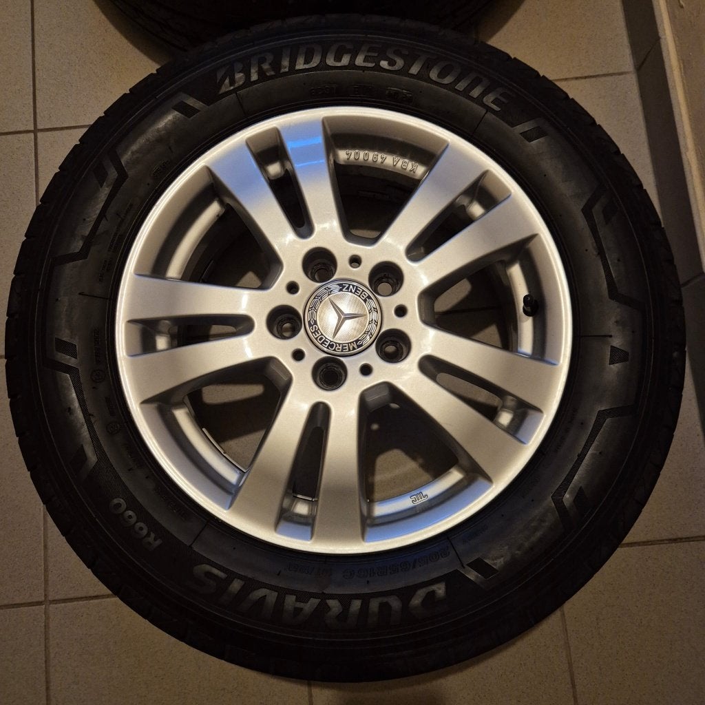 4 jantes Mercedes Vito d'origine+pneus 16 pouces, 4 Saisons, 16 pouces, Véhicule de tourisme, 205 mm
