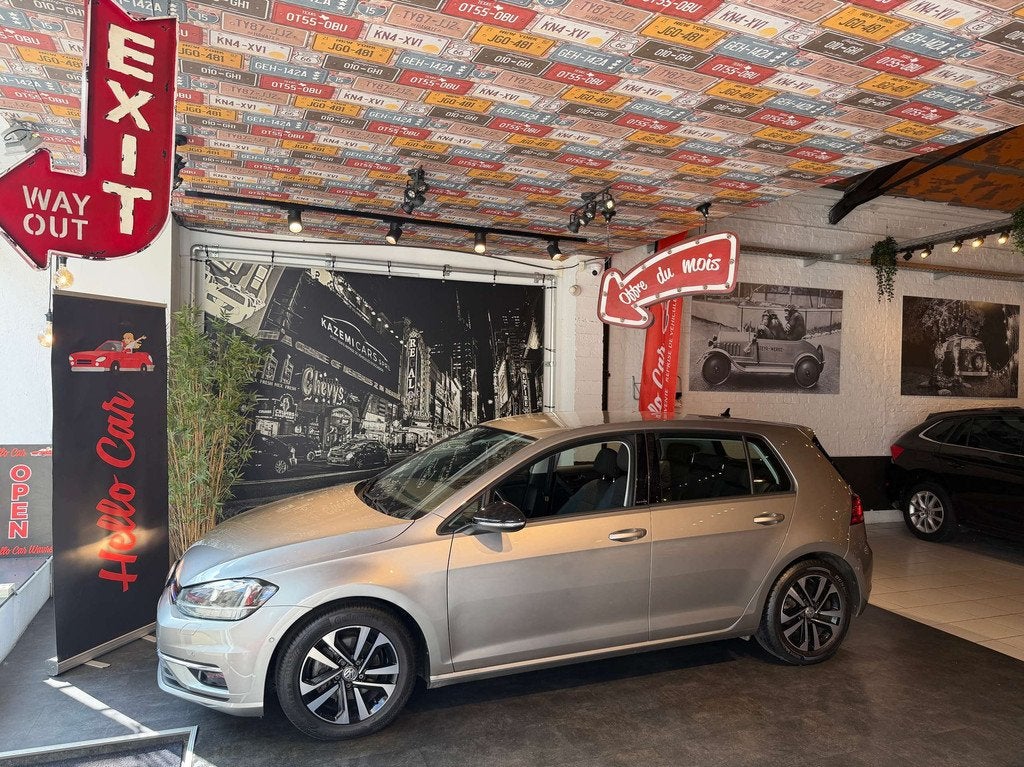 Volkswagen Golf 1.5 TSI IQ Drive * CAMERA * 31.000 KM * GPS, Auto's, 4 cilinders, https://public.car-pass.be/vhr/7ced15c3-9ffc-4e09-b45b-f2367eb379b6
