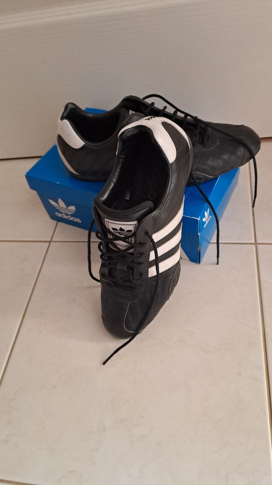 Chaussures Adidas 42, Enlèvement, Chaussures