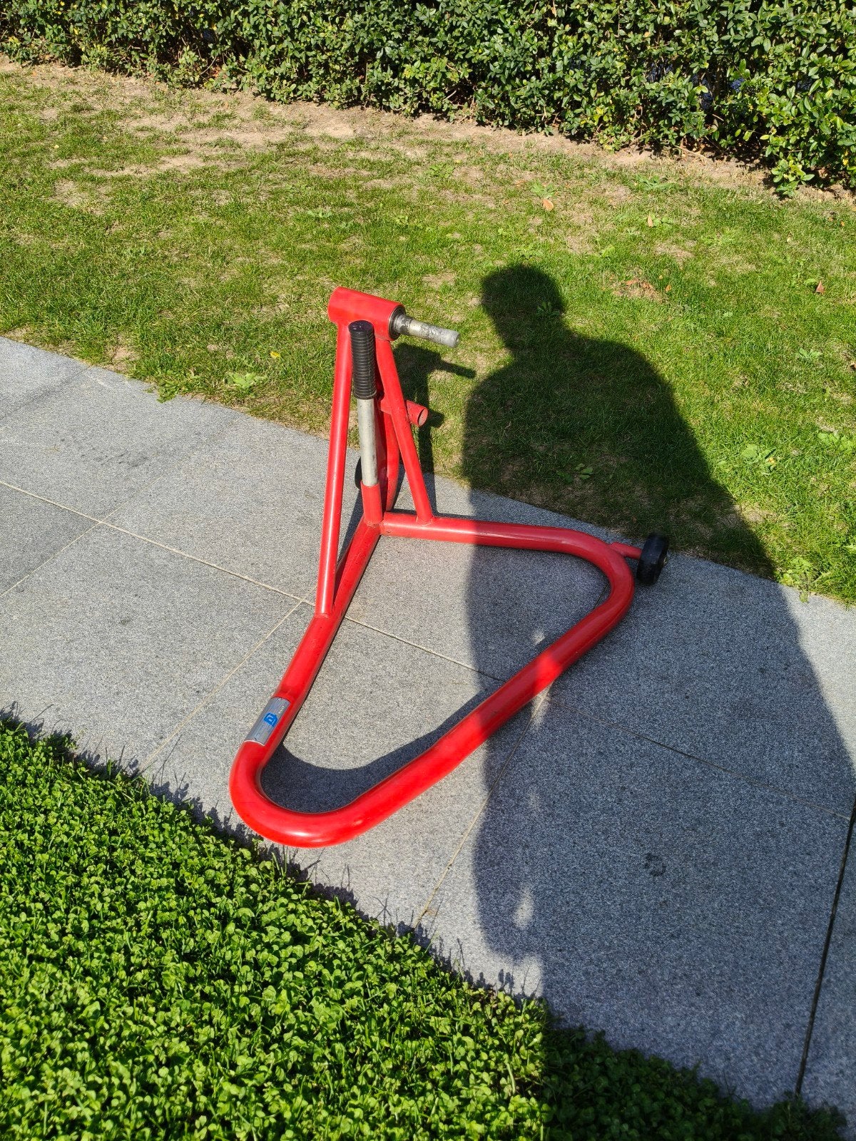 paddock stand Ducati  Gubelinni, Ophalen