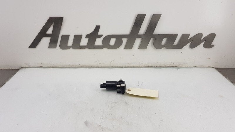 LAVE-GLACE POMPE AVANT Volvo V40 (MV) (|181130C|669517|), Info@volvocars.com, Volvo Car Germany GmbH, Siegburger Straße 229
50679  Köln, DE