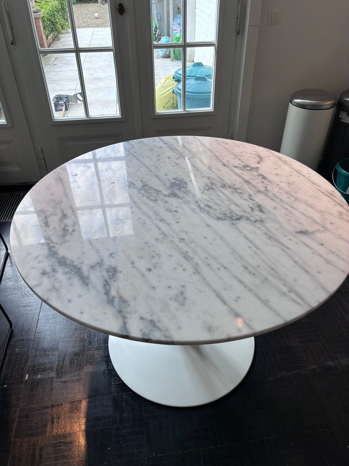 Witte marmeren tafel 4 personen, Enlèvement, Comme neuf