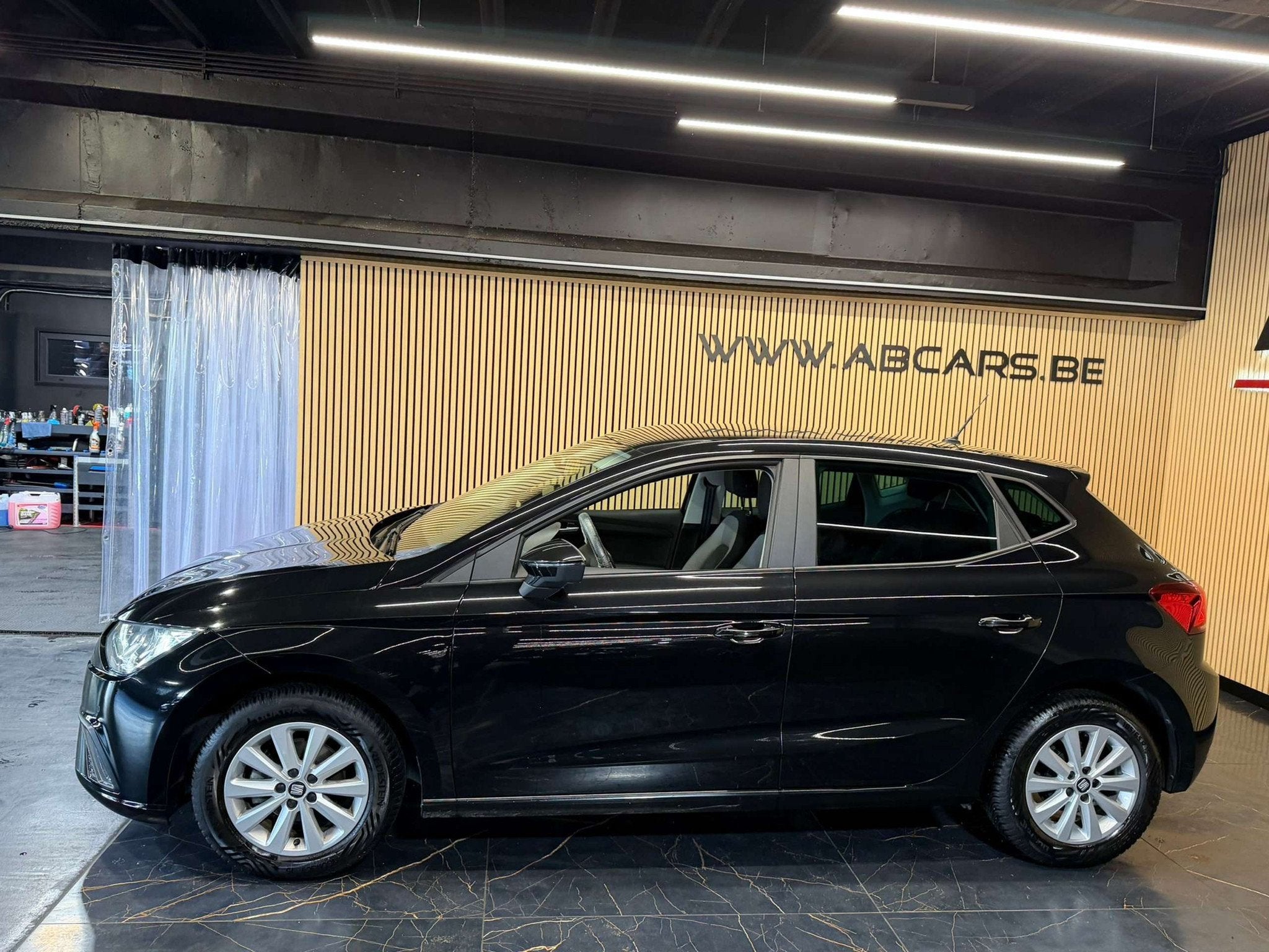 SEAT Ibiza 1.0i * GARANTIE 12 MOIS * (bj 2020), Auto's, Stof, Zwart, Bedrijf, 5 deurs