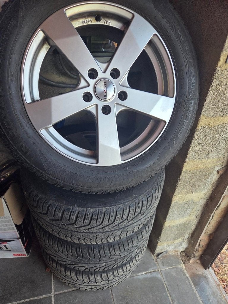 4 Jantes DESENT avec pneus hiver 225/55.17", Auto-onderdelen, Banden en Velgen, Band(en), Winterbanden, 17 inch, 225 mm, Personenwagen