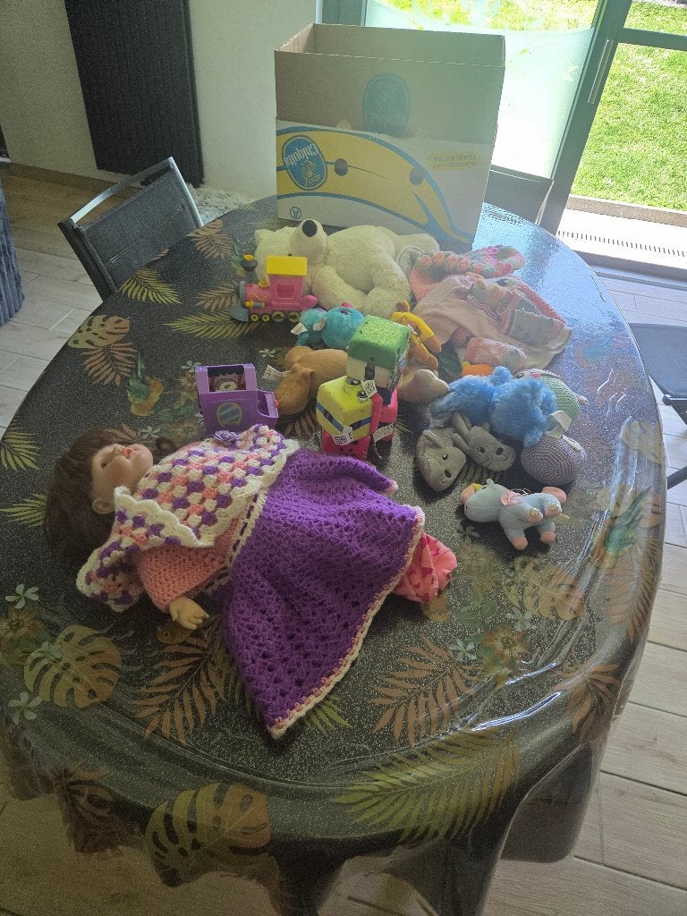 Lot pour brocanteur 18 caisses à bananes avec de tout, Ophalen, Zo goed als nieuw