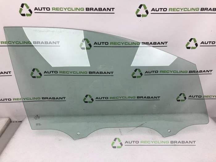 Vitre portière 4portes avant droite d'un Volkswagen Golf, Autos : Pièces & Accessoires, -, 3 mois de garantie, Utilisé, -
