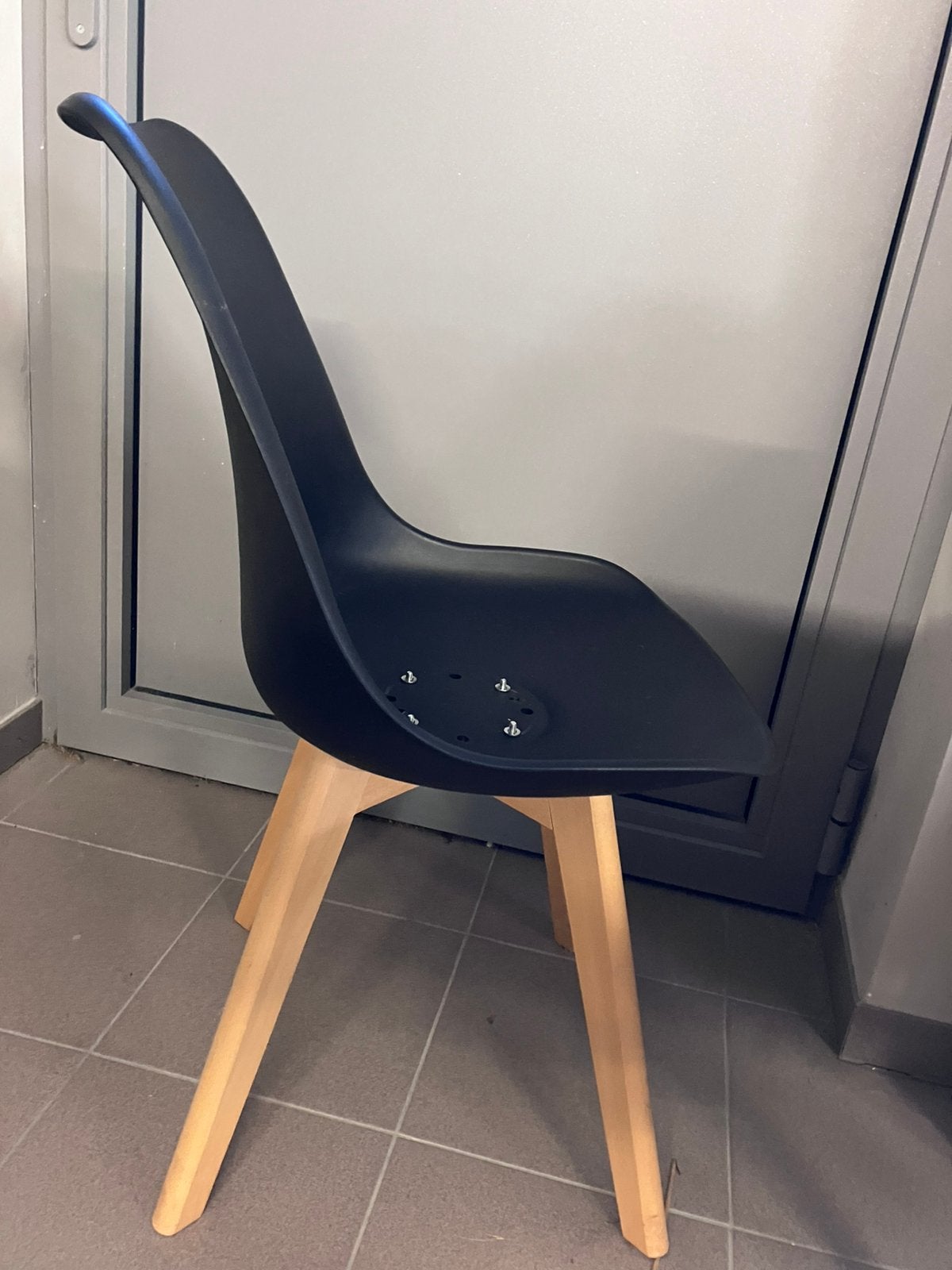 Gratis 4 stoelen (2 met zitting), Huis en Inrichting, Ophalen, Kunststof, Gebruikt, Bruin