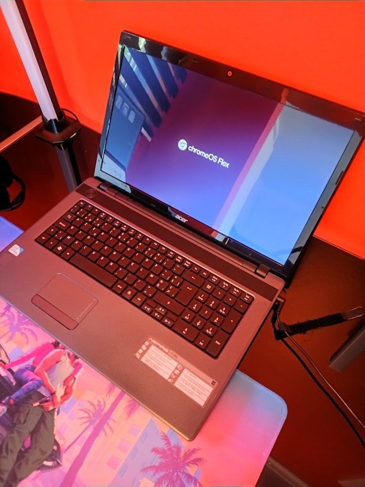 Ordinateur portable Acer  17.3 pouces sous chrome Os Flex, HDD, 17 pouces ou plus, Enlèvement, Azerty