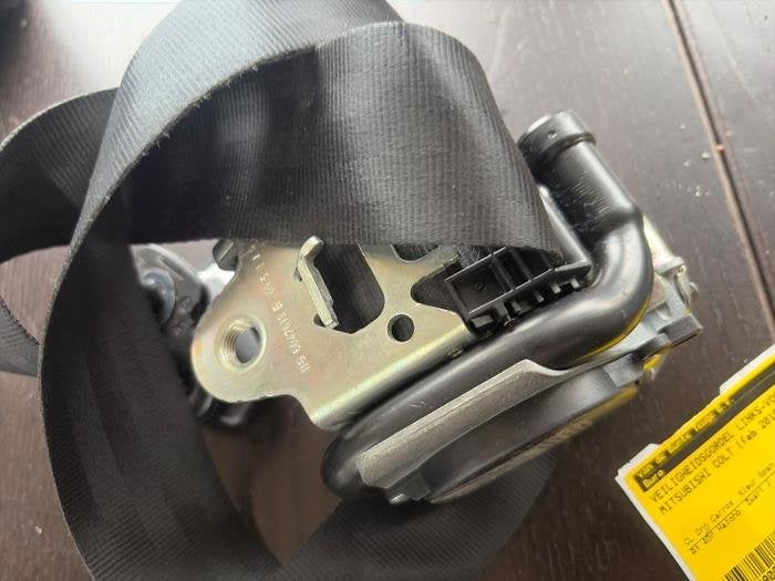 Ceinture de sécurité avant gauche d'un Mitsubishi Colt, -, 3 mois de garantie, Utilisé, Mitsubishi