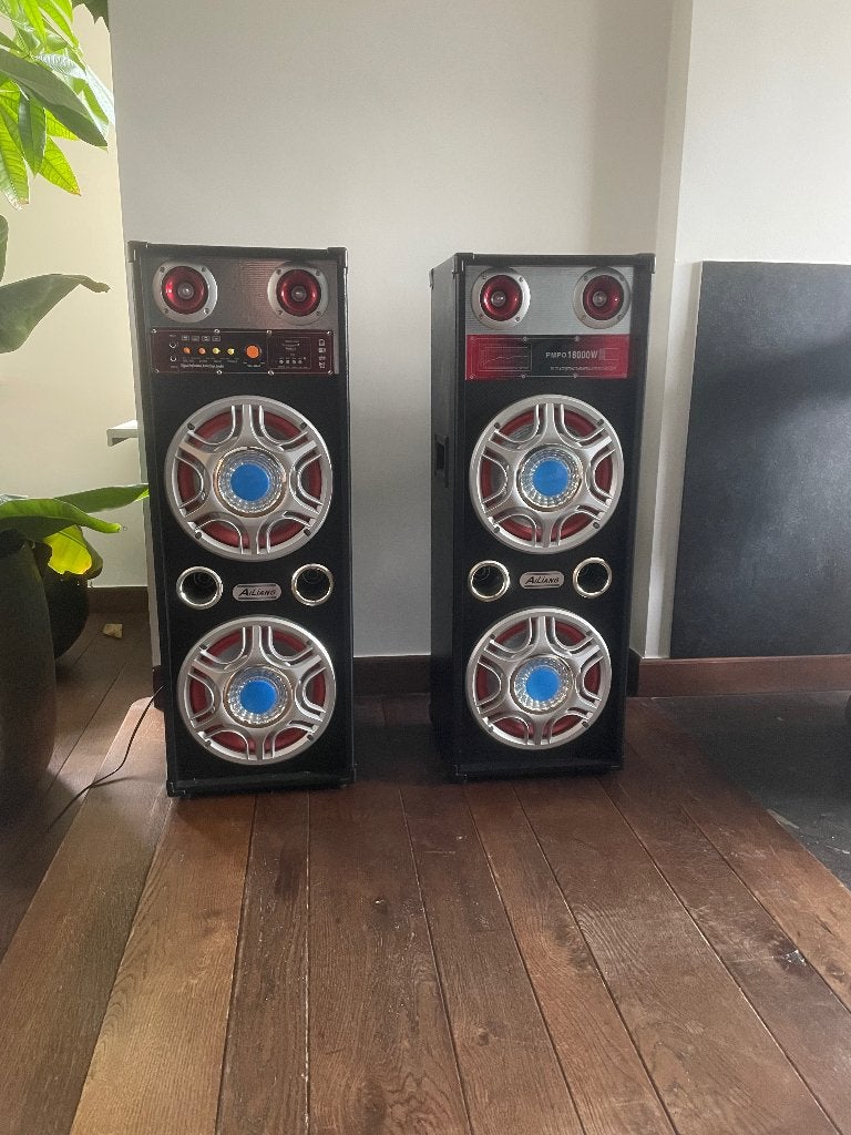 Grote luidsprekers met ingebouwde versterker, Audio, Tv en Foto, Luidsprekerboxen, Ophalen, Zo goed als nieuw, 120 watt of meer