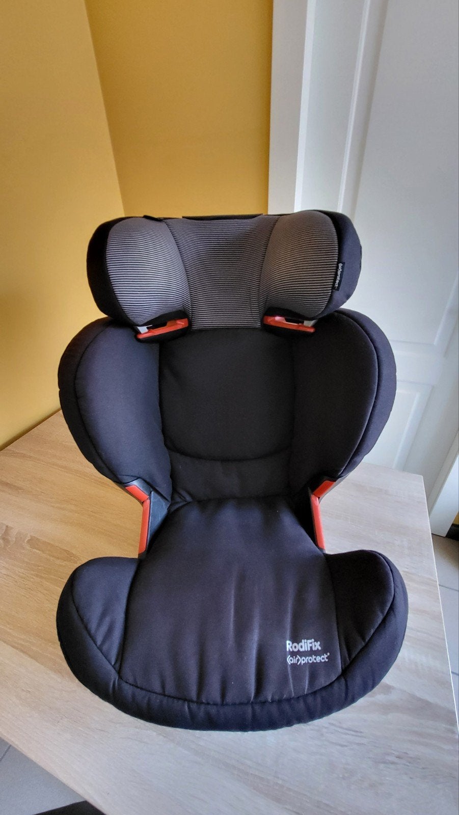 Maxi-Cosi RodiFix autostoel, perfecte staat!, Enfants & Bébés, Mode veille, Enlèvement, Ceinture de sécurité ou Isofix, Maxi-Cosi