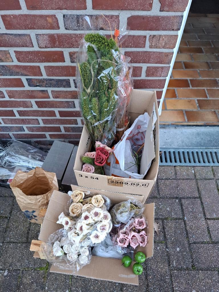 Bloemschikken materiaal, Ophalen