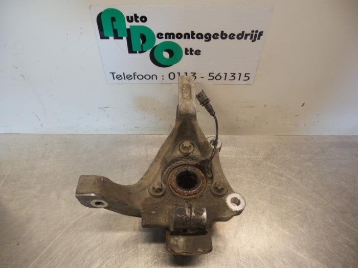 Fusee links-voor van een Opel Vectra (Vectra C 02-), Gebruikt, -, -, Opel