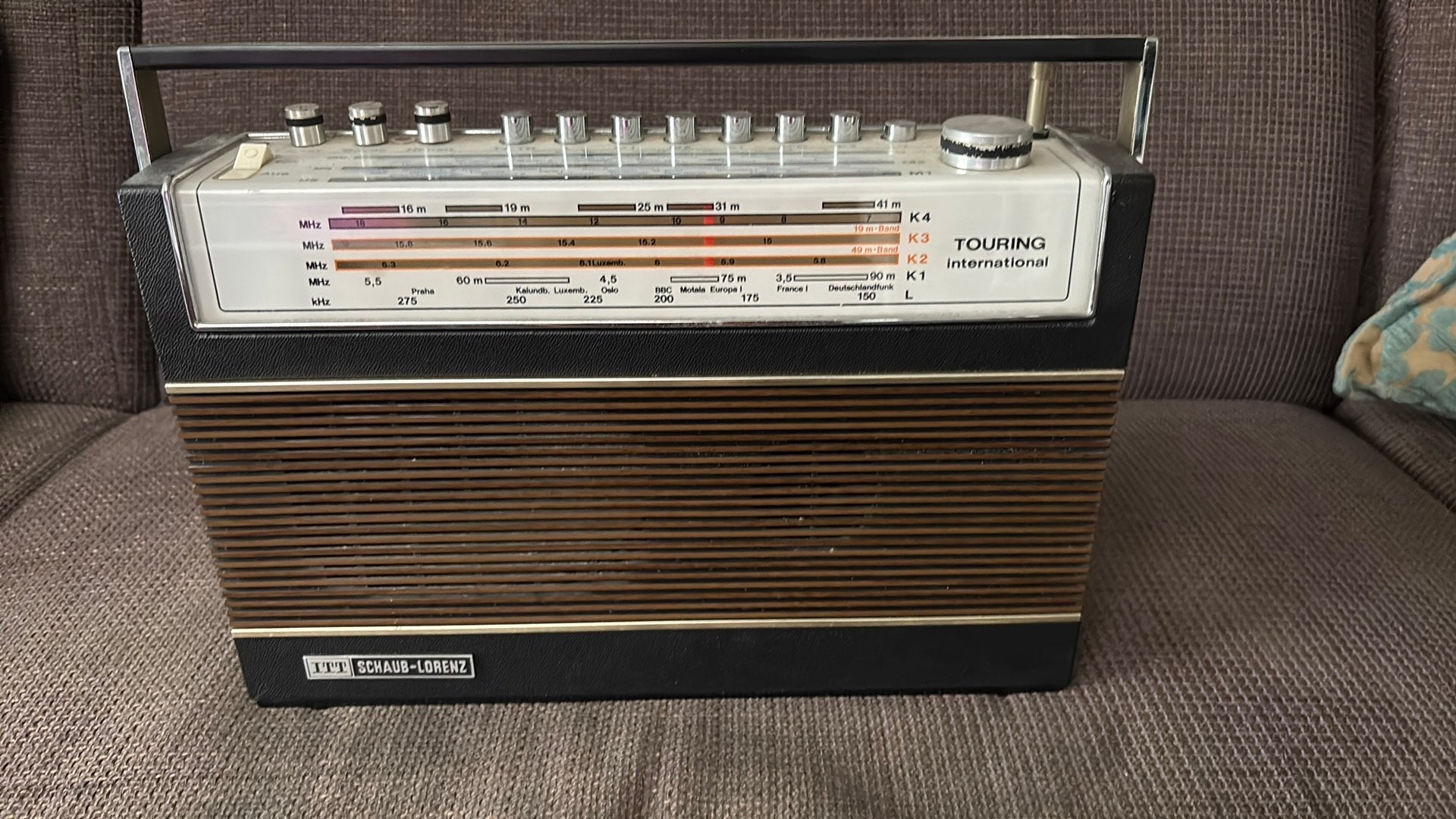 Vintage ITT Schaub-Lorenz transistorradio, Enlèvement