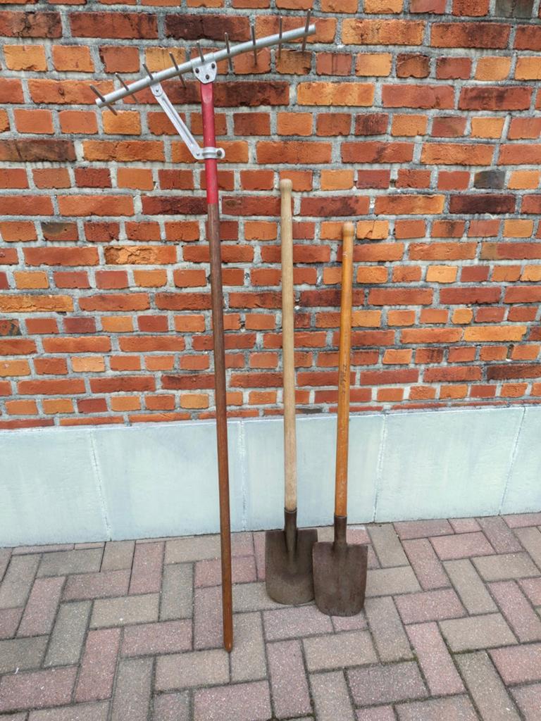 Twee shoppen,en een gritsel, Ophalen